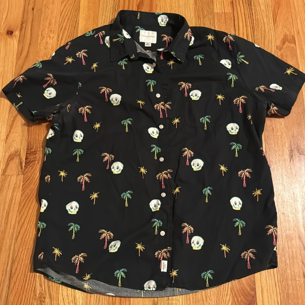 American Eagle Skulls Palm Trees Short Sleeve Button Down Shirt - Picture 1 of 7